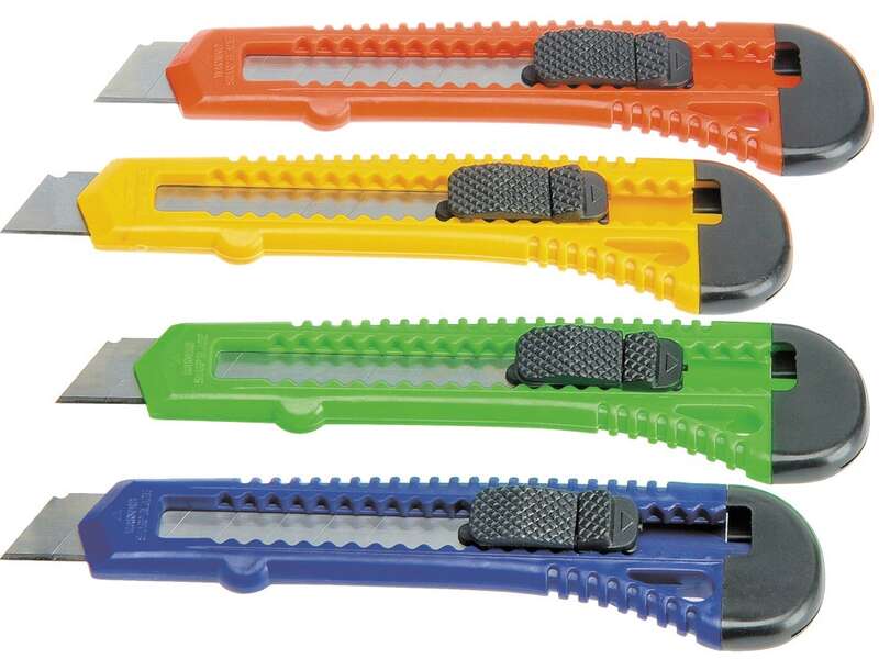 bismark cutter grande retractil medidas 17x8x15cm empuñadura de plastico bloqueo de seguridad colores surtidos
