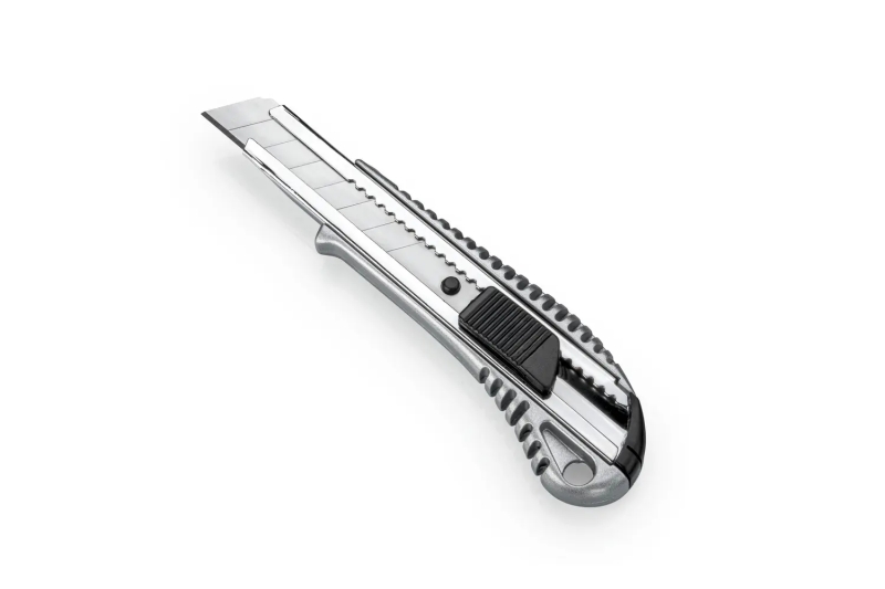 dahle 10885 profesional cuter con cuchilla de 18mm cuerpo metalico mecanismo automatico de bloqueo guia metalica