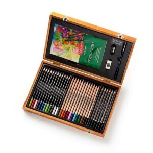 derwent academy caja de madera con 12 lapices de colores, 12 lapices de colores acuarelables, 6 lapices de grafito para bocetos, pincel, sacapuntas, goma de borrar, hoja de proyectos y 3 proyectos para completar