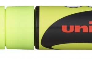 uni ball pwe 8k marcador de tiza liquida punta biselada 8mm borrado en humedo resistente a la lluvia y exteriores color amarillo