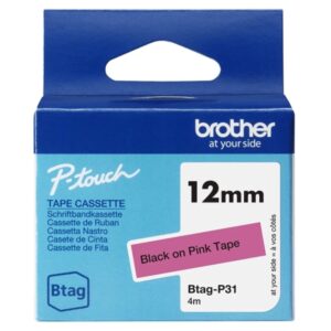 brother btag p31 cinta 12mm texto negro sobre fondo rosa medidas 12mmx4 metros apta para ptn10, ptn20, ptn25bt